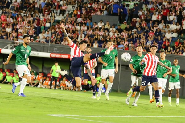 Versus / La Albirroja destaca al capitán Gustavo Gómez por su labor defensiva