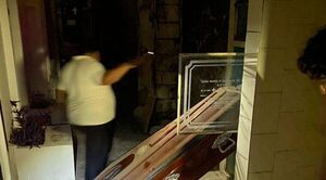 Dos hombres detenidos por intentar robar un ataúd