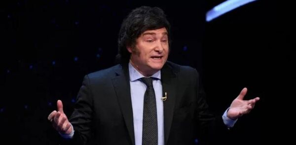 Javier Milei pide "rebelarse" ante un "modelo decadente" en un encuentro con empresarios - Revista PLUS