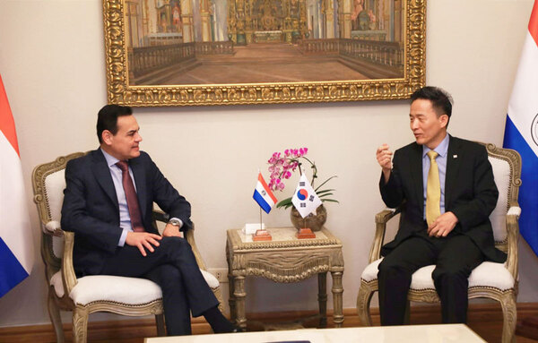 Rub茅n Ram铆rez Lezcano y Yoon Chan-sik, embajador de Corea destacaron la importancia de impulsar las relaciones econ贸micas y comerciales - Revista PLUS