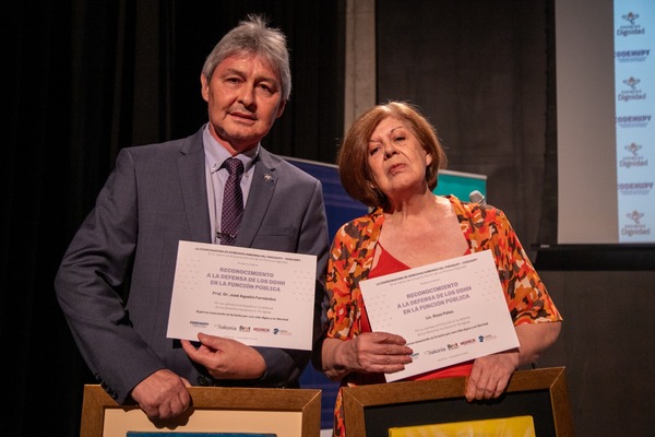 Premian a personas que trabajan por la memoria histórica y por el ambiente sano - .::Agencia IP::.