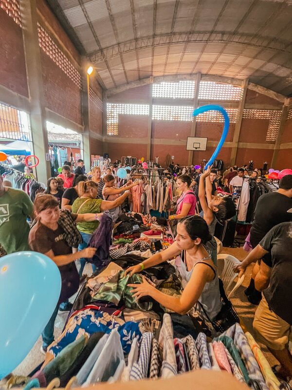 Feria Mburukuya: feria de segunda mano promoviendo la economía circular desde hace más de 5 años y con miras a seguir expandiéndose. - La Tribuna