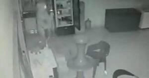 La Nación / En plena madrugada delincuentes roban una despensa en Yaguarón