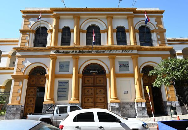 Dura confrontación entre la Subsecretaría de Estado de Tributación (SET) y profesionales de la contabilidad
