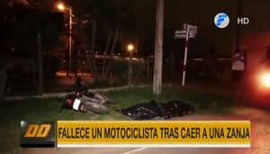 Motociclista muere tras caer en registro pluvial sin tapa