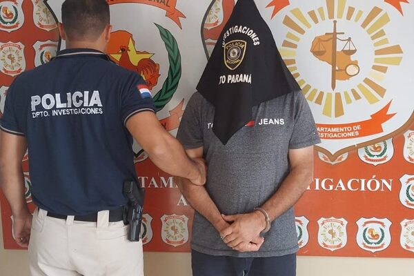 Detienen a presunto estafador