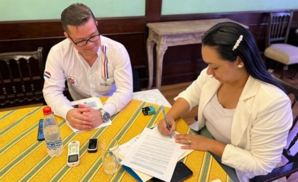 Firman acuerdo para la prevención de la mortalidad materna