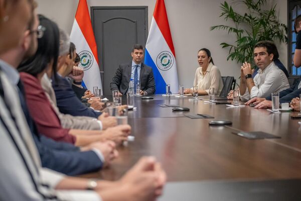 Gobierno acuerda con gobernaciones obras de mejoramiento vial para los diferentes municipios del país