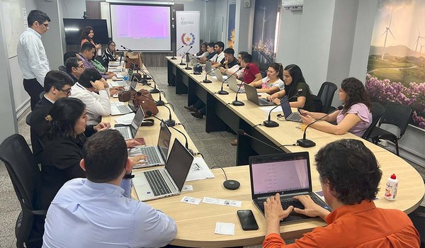 Inician capacitaciones en Dirección de Migraciones para implementar trámites en línea - .::Agencia IP::.