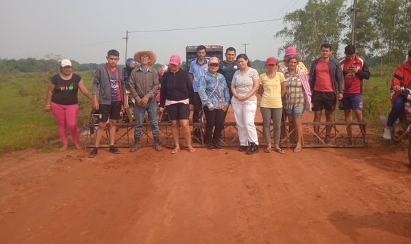 Empresa Pechugon, realizará mejoramiento de camino vecinal de una compañía de San José - Noticiero Paraguay
