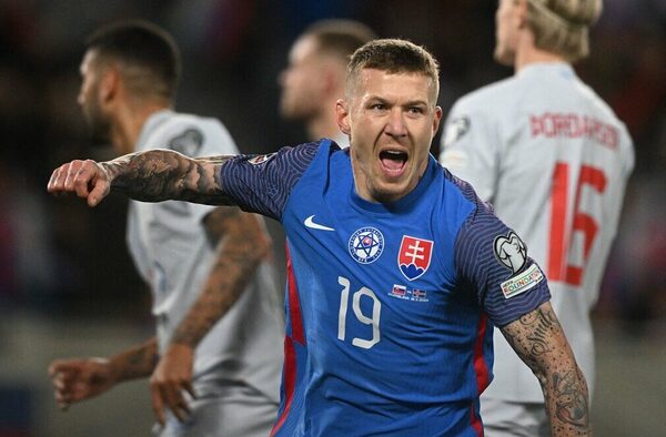Versus / Eslovaquia sella su clasificación a la Eurocopa con un gran triunfo ante Islandia