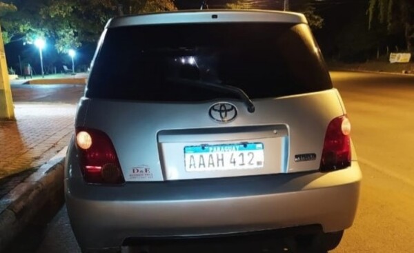 Roban vehículo a conductora de Bolt
