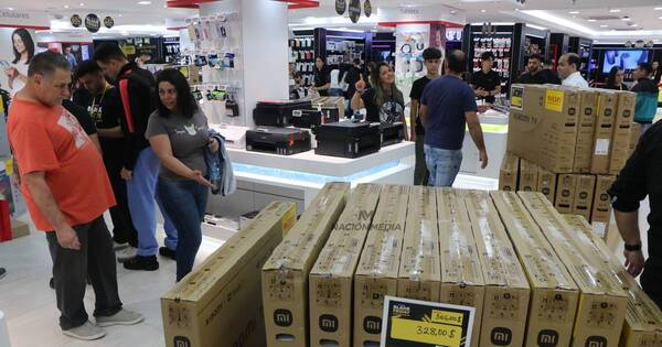 La Nación / Feria de ofertas en comercio de CDE generó tiendas abarrotadas