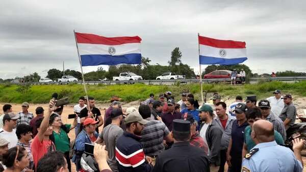 Pobladores exigen apertura de compuertas y el MOPC se opone por falta de garantías - Nacionales - ABC Color