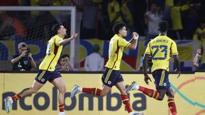 Un doblete de Díaz le permite a Colombia remontar y vencer a Brasil