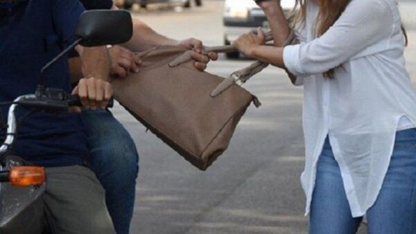 Motochorros roban a una mujer la donación para paciente con Covid