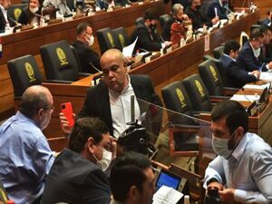 HC queda reducido, mientras Añetete habla con Ramírez