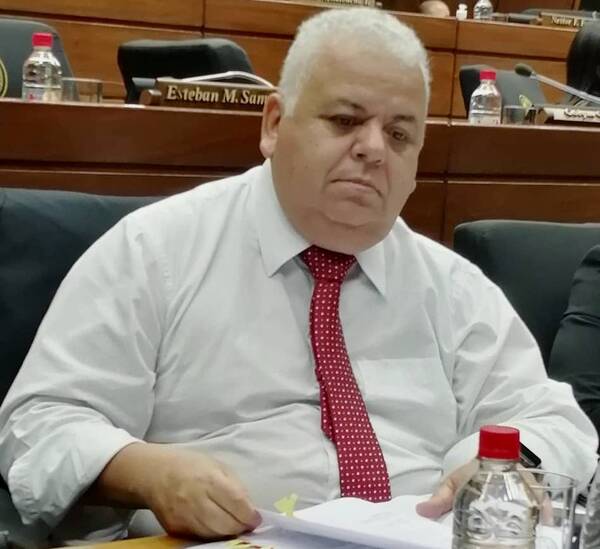 Fiscalía emite orden de captura contra exdiputado Ozorio