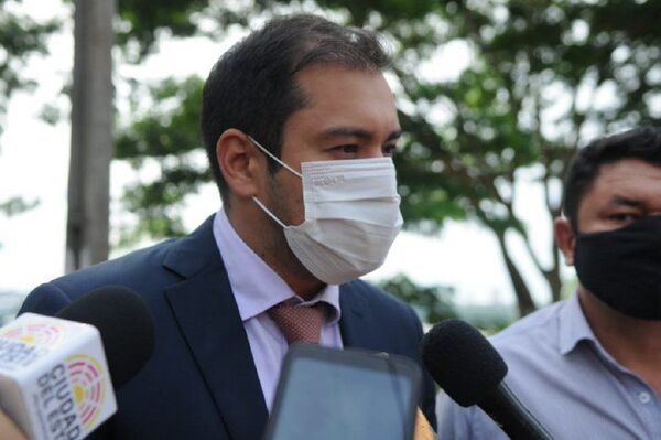 Intendente de CDE gestiona la llegada de 250.000 vacunas contra el Covid