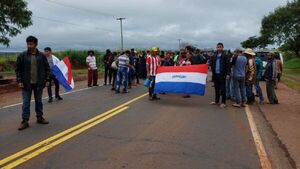 Marina Cué: Campesinos dicen que veto fue por presión y tratan de títere a Mario Abdo