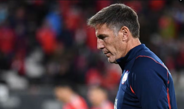 Versus / Eduardo Berizzo renuncia como DT de Chile tras empatar con Paraguay