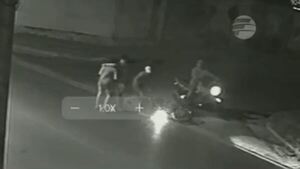 Chocaron a víctimas para robarles la moto