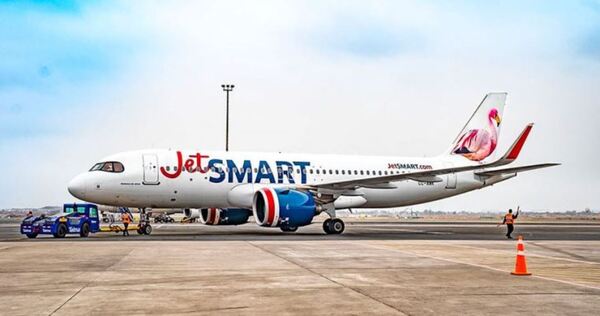 JetSMART cumple un año de operaciones en Paraguay