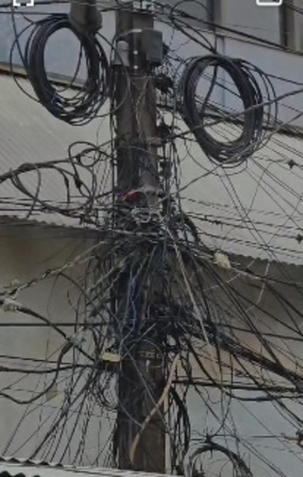Cables se incendian en microcentro de CDE