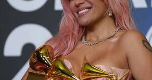 La Nación / Karol G y Shakira lideran dominio colombiano en los Grammy Latinos