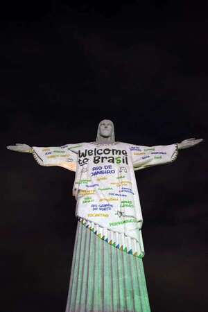 Taylor Swift es recibida en Brasil de brazos abiertos por un Cristo Redentor iluminado - Música - ABC Color
