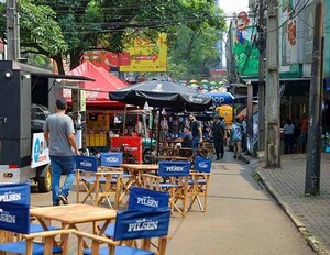 Con gran éxito estrenan paseo gastronómico en Black Friday 2023 | DIARIO PRIMERA PLANA