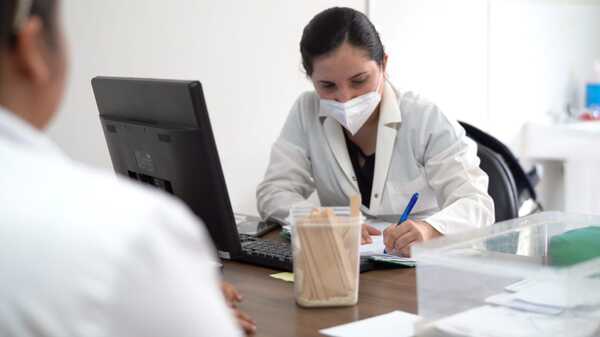 Diario HOY | Aumentan casos febriles por dengue y persisten cuadros respiratorios