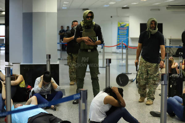 [GALERÍA] ¿Qué pasó? Encapuchados y armados aparecieron en el aeropuerto Silvio Pettirossi