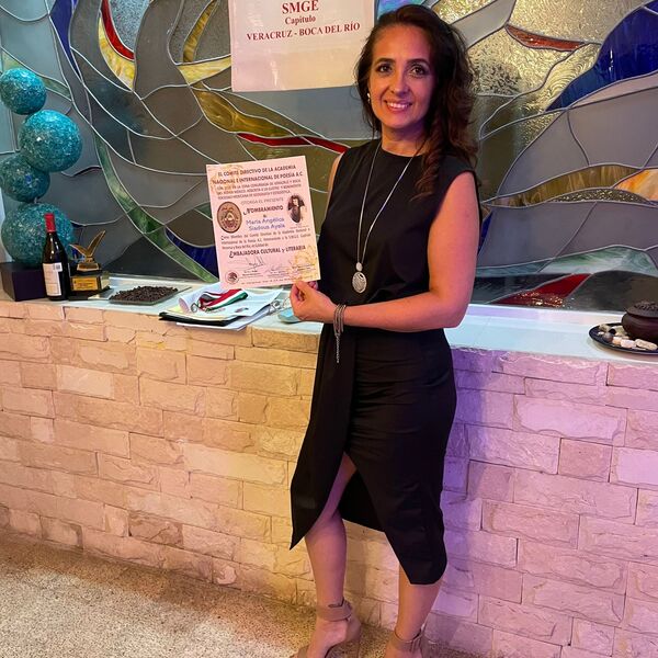 Escritora paraguaya premiada en México trae sus versos la país