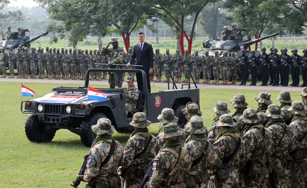 Comandante en jefe realiza cambios en las Fuerzas Armadas - Megacadena - Diario Digital
