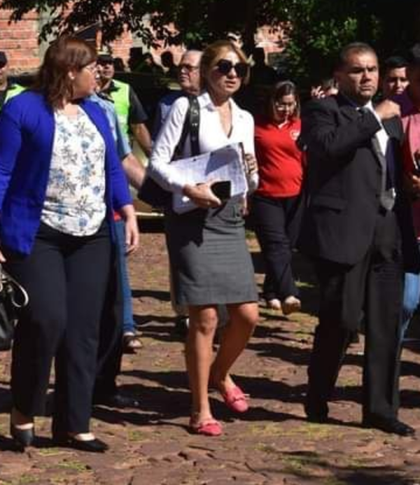 Condenan a exfuncionaria pública por estafa y cobro indebido de honorarios - PDS RADIO Y TV