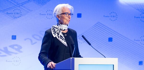 Christine Lagarde aboga por crear una Comisi贸n de Bolsa y Valores en Europa como la SEC en EEUU - Revista PLUS