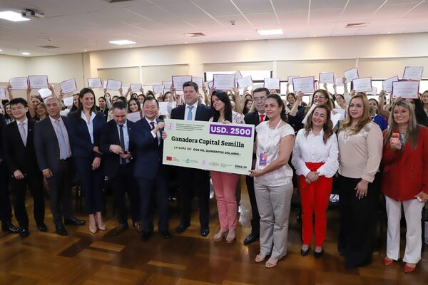 Proyecto Reemujerpy: 100 emprendedoras recibieron el aporte de US$ 2.500 para potenciar sus negocios - Revista PLUS