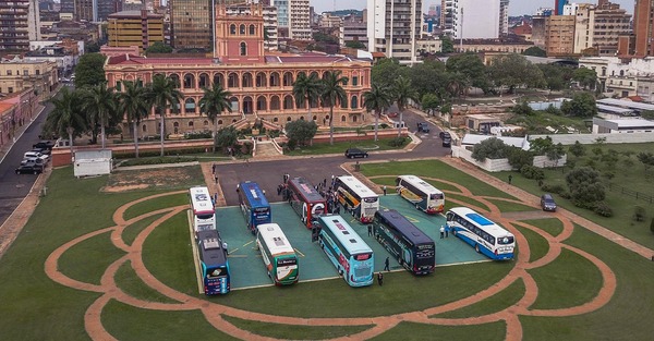 Dinatran presento 46 buses OKM para un mejor servicio del transporte - trece