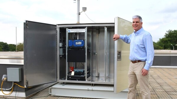 Embajada de EEUU instala monitor para controlar la calidad de aire en Asunción