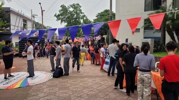 Juvenfest: Jóvenes en Paraguay protestan contra el plan '12 Ciencias' del MEC