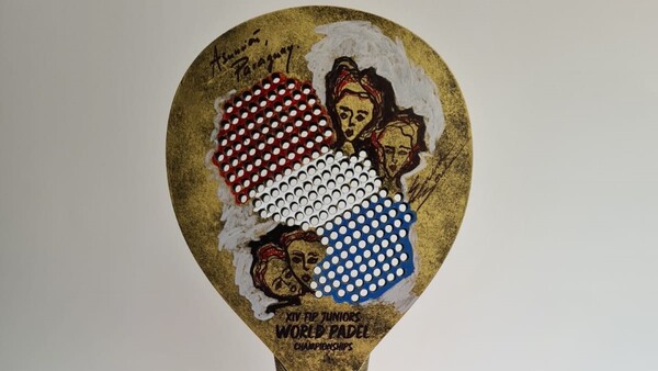 Trofeos del Mundial de Pádel Junior llevan un toque de arte paraguayo