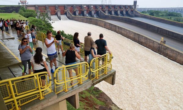 El vertedero de ITAIPU se mantendrá abierto durante todo el fin de semana