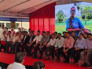 Gobierno apoya a líderes sociales destaca presidente de la República