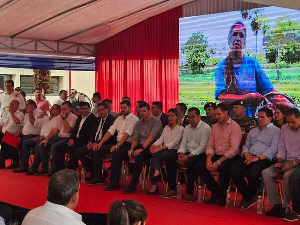 Gobierno apoya a líderes sociales destaca presidente de la República