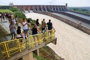 Itaipú mantendrá sus compuertas abiertas durante el fin de semana - ABC en el Este - ABC Color