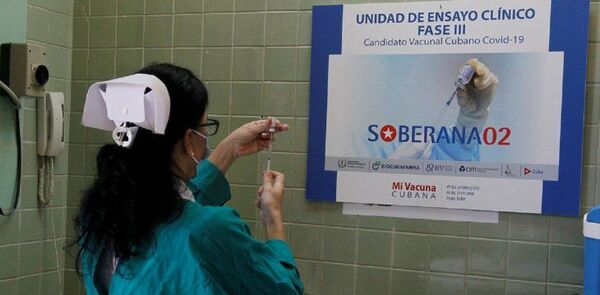 Ministro confirma que se firmó acuerdo para adquirir vacunas de Cuba