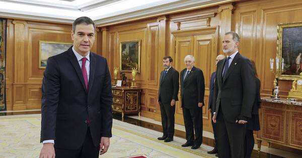 La Nación / Pedro Sánchez juró como presidente del gobierno de España