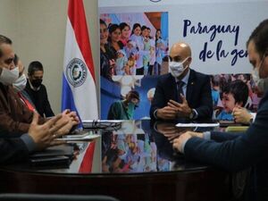 Investigación sobre los contratos de Salud constata incapacidad y lentitud