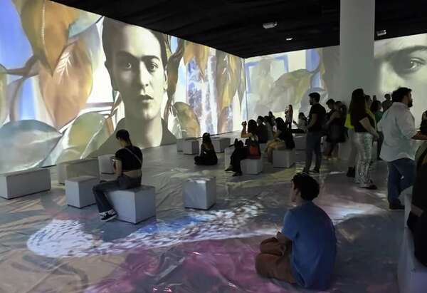 Frida Kahlo revive a través de su arte en una atractiva experiencia multimedia - Artes Plásticas - ABC Color